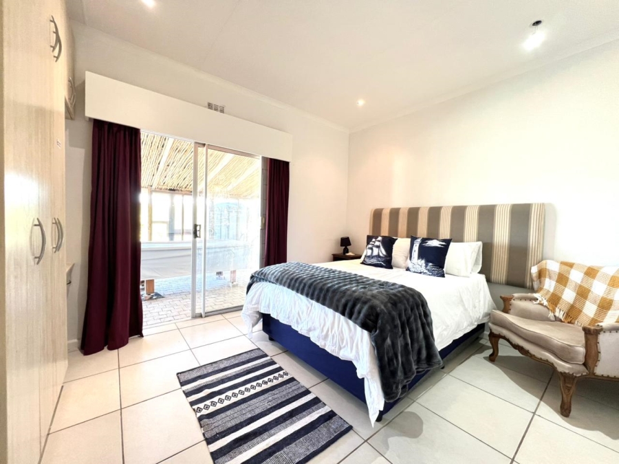 5 Bedroom Property for Sale in Paradise Beach Eastern Cape